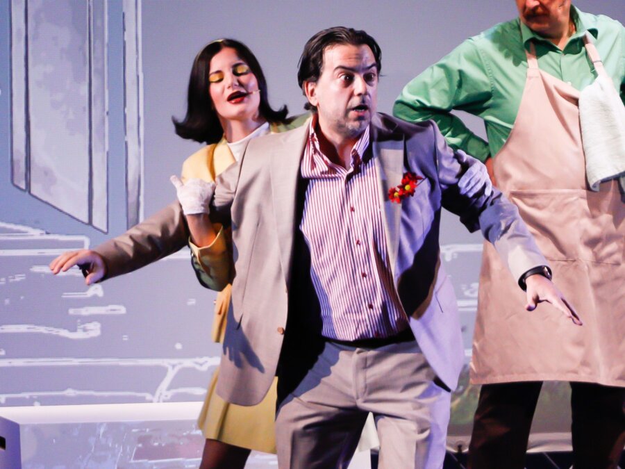 Αλίκη Καραμανλή: Επέστρεψε στο θεατρικό σανίδι η κόρη του Κώστα Καραμανλή και της Νατάσας Παζαΐτη