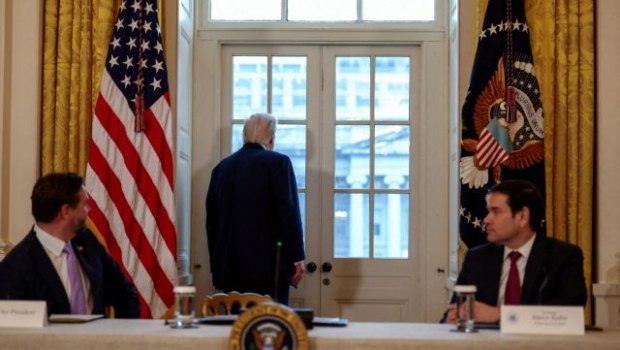 Ιράν: Ο Τραμπ ίσως βρήκε πόρτα εξόδου αλλά κανείς δεν ξέρει αν θα την περάσει