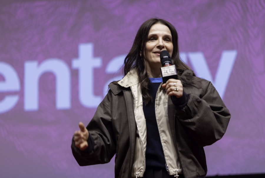 28ο ΦΝΘ: Η Γαλλίδα σταρ Ζιλιέτ Μπινός παρουσίασε το ντοκιμαντέρ της “Ιn-I In Motion”- «Υπάρχει μια ιστορία που θέλω να μοιραστώ με τον κόσμο»