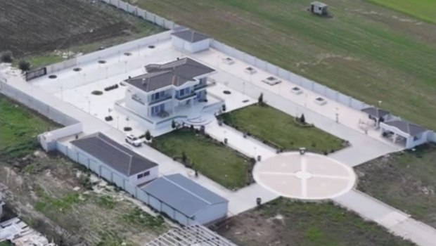 Λάρισα: Στη φυλακή τέσσερα άτομα για την απάτη με τις χρυσές λίρες - Το ελικοδρόμιο και η «εξαγορά ψήφων»