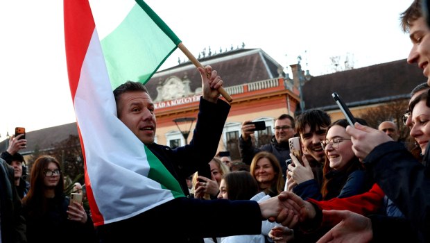 Ουγγαρία: Διατηρεί το προβάδισμά της η αντιπολίτευση έναντι του Όρμπαν ένα μήνα πριν από τις εκλογές