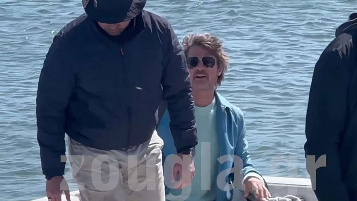 Αποκλειστικό: Ο Brad Pitt φτάνει με tender στη Νέα Μάκρη – Η άφιξη που τράβηξε όλα τα βλέμματα στον Ναυτικό Όμιλο