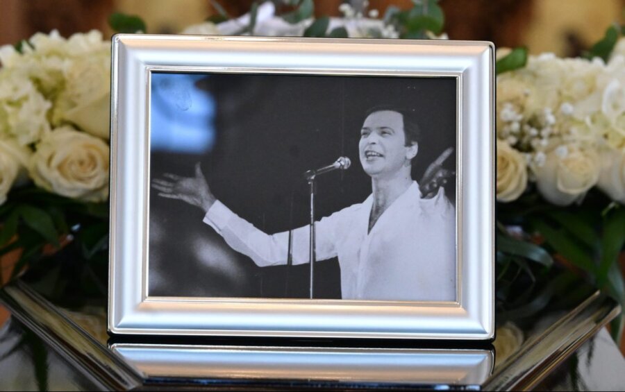 [385417] ΚΗΔΕΙΑ ΤΟΥ ΚΑΛΛΙΤΕΧΝΗ ΓΙΩΡΓΟΥ ΜΑΡΙΝΟΥ   (ΤΑΤΙΑΝΑ ΜΠΟΛΑΡΗ/EUROKINISSI)