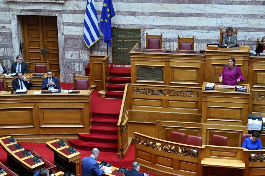 Σφοδρή σύγκρουση Κωνσταντοπούλου – Μαρκόπουλου – Λαζαρίδη: «Είστε πολιτική μαφία- Είστε γυμνοσάλιαγκας» (video)