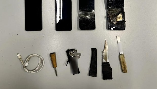 Έφοδος της ΕΛ.ΑΣ. στις φυλακές Μαλανδρίνου - Κατασχέθηκαν μαχαίρια, σουβλί και κινητά τηλέφωνα