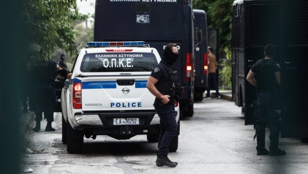 ΕΛ.ΑΣ.: «Μη γίνεις ήρωας, μη μαλώσεις με τον τρομοκράτη...»