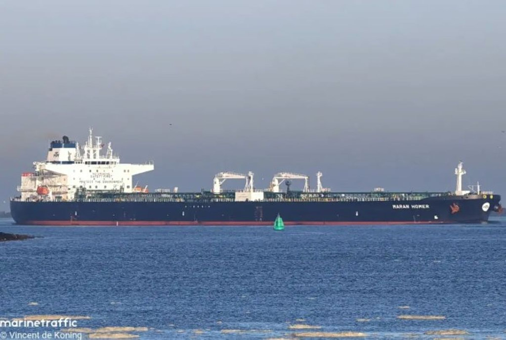 Χτύπημα σε ελληνόκτητο πλοίο στη Μαύρη Θάλασσα: Η ανακοίνωση της εταιρείας – Στο κατάστρωμα τα πλήγματα