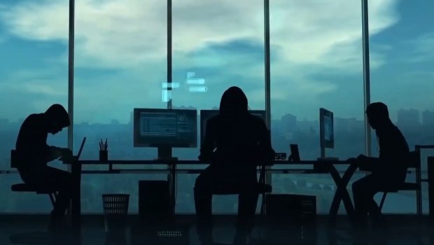 «Σαρώνουν» οι τηλεφωνικές απάτες και τα ψεύτικα SMS – Τι θα πρέπει να κάνουν οι πολίτες