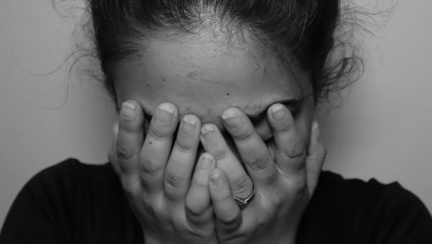 Κρήτη: Ανήλικη έπεσε θύμα ομαδικού βιασμού - Δέκα συλλήψεις