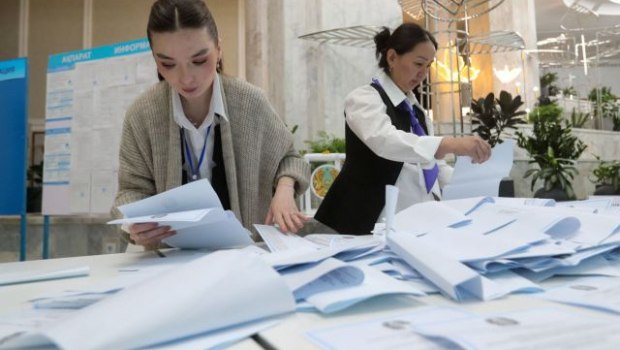 Καζακστάν: Εγκρίθηκε σε δημοψήφισμα το νέο, αμφιλεγόμενο Σύνταγμα της χώρας