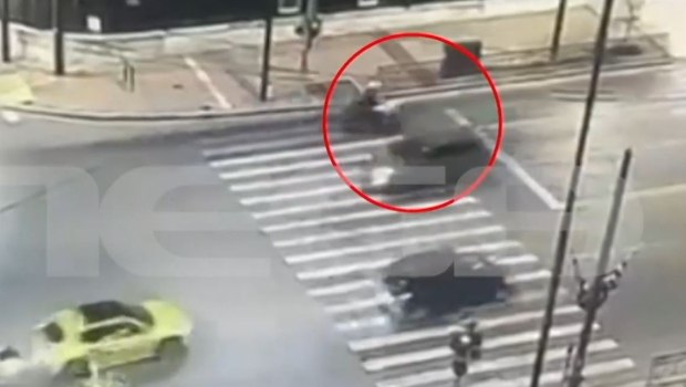 Βίντεο ντοκουμέντο από το φονικό τροχαίο με αστυνομικό στο κέντρο της Αθήνας - Σοκαριστική μαρτυρία αυτόπτη μάρτυρα