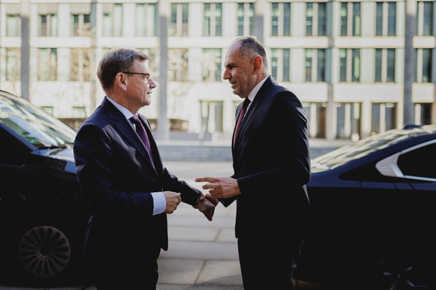 Στην Αθήνα αρχές Μαΐου ο Γερμανός ΥΠΕΞ – «Απαραίτητες οι συμφωνίες με κράτη Κολπου και Ιράν για εξασφάλιση διέλευσης»