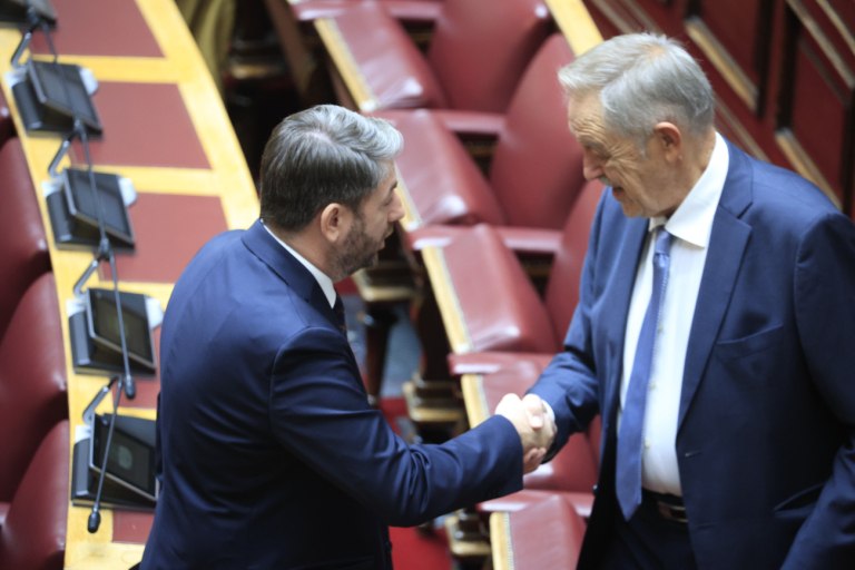 Ο Ανδρουλάκης προτείνει τον Πάρι Κουκουλόπουλο για τη θέση του αντιπροέδρου της Βουλής