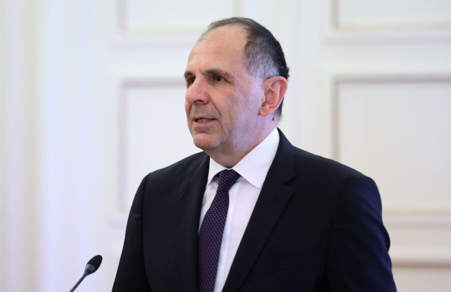 Γεραπετρίτης από Βερολίνο: «Η Ελλάδα δεν προτίθεται να εμπλακεί στον πόλεμο»