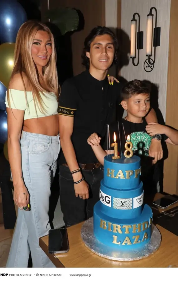 Μπάμπης Λαζαρίδης: Η σχέση με τη μητέρα του Αγγελική Ηλιάδη, οι σπουδές στη Διοίκηση Επιχειρήσεων και το GNTM