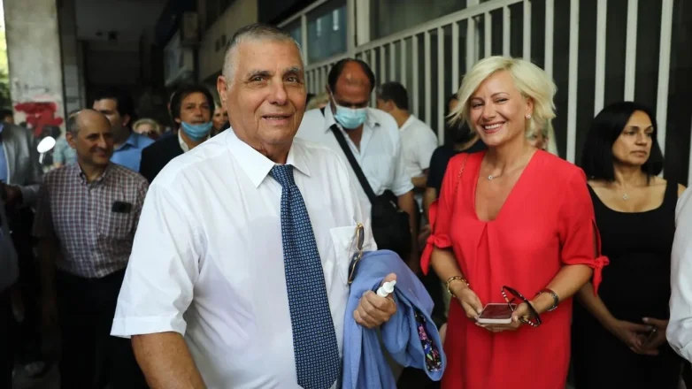 Μαρία Καρρά: Ελεύθερη με εγγύηση 100.000 ευρώ η χήρα του Γιώργου Τράγκα