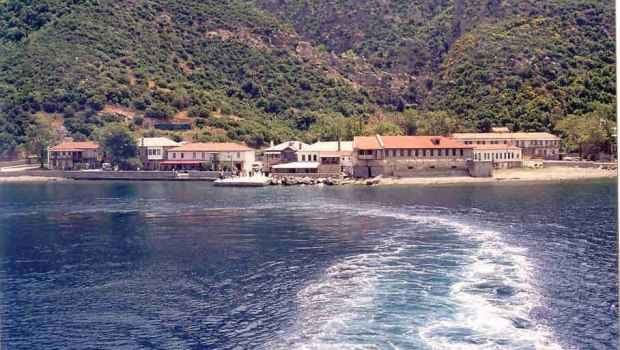 Άγιον Όρος: Όχημα έπεσε στη θάλασσα στο λιμάνι της Δάφνης