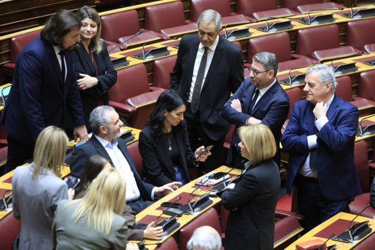 ΠΑΣΟΚ: Οι κάλπες, τα «τιμάρια» και η κόντρα για τις συνεργασίες