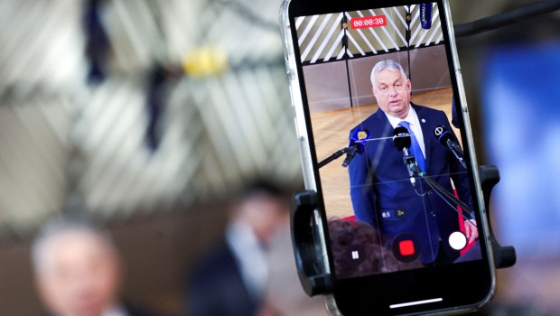 ΕΕ: Νέα αντιπαράθεση των ηγετών με τον Όρμπαν στις Βρυξέλλες για το «μπλόκο» στο δάνειο στην Ουκρανία