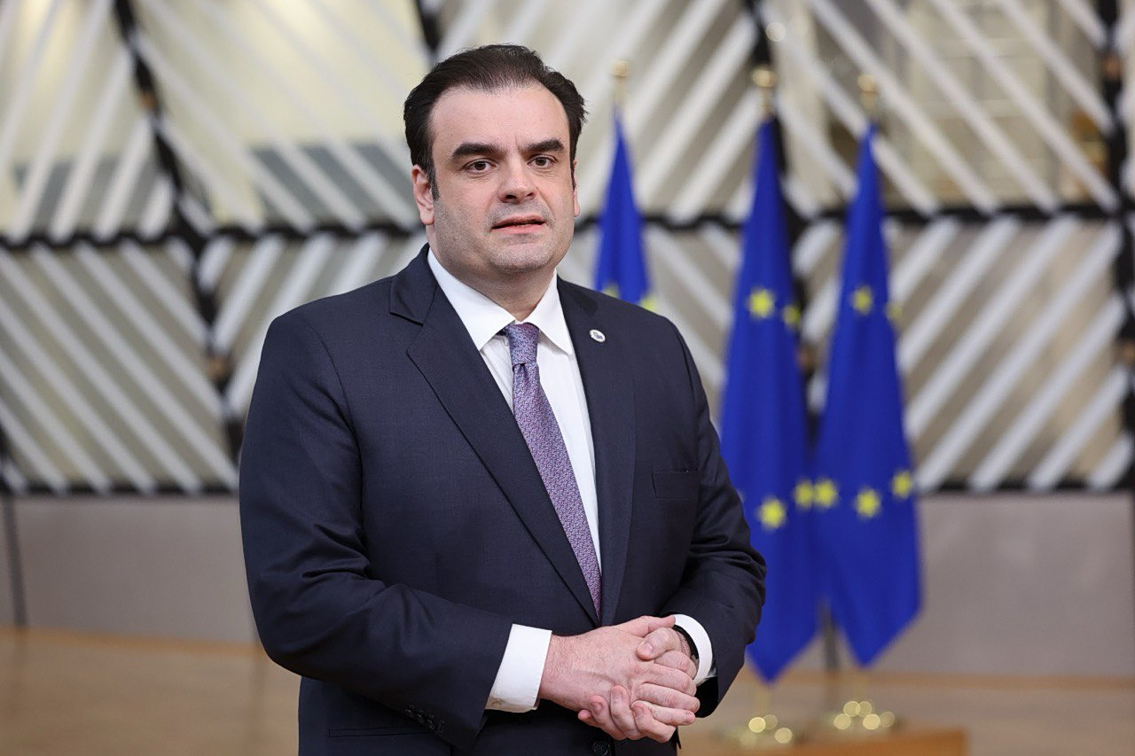 Πιερρακάκης: Πρέπει να εστιάσουμε στο πώς θα στηρίξουμε τα νοικοκυριά και τις επιχειρήσεις