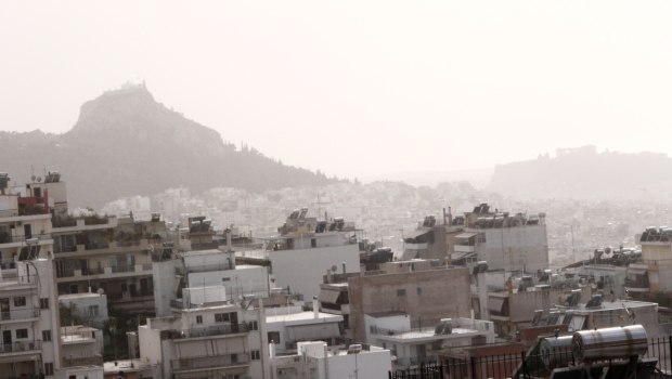 Με βροχές και σκόνη σήμερα ο καιρός - Μικρή πτώση της θερμοκρασίας