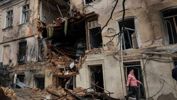 Τουλάχιστον 3 νεκροί σε πλήγματα σε Ρωσία και Ουκρανία – Επίθεση με drones έπληξε πλοία στην Οδησσό