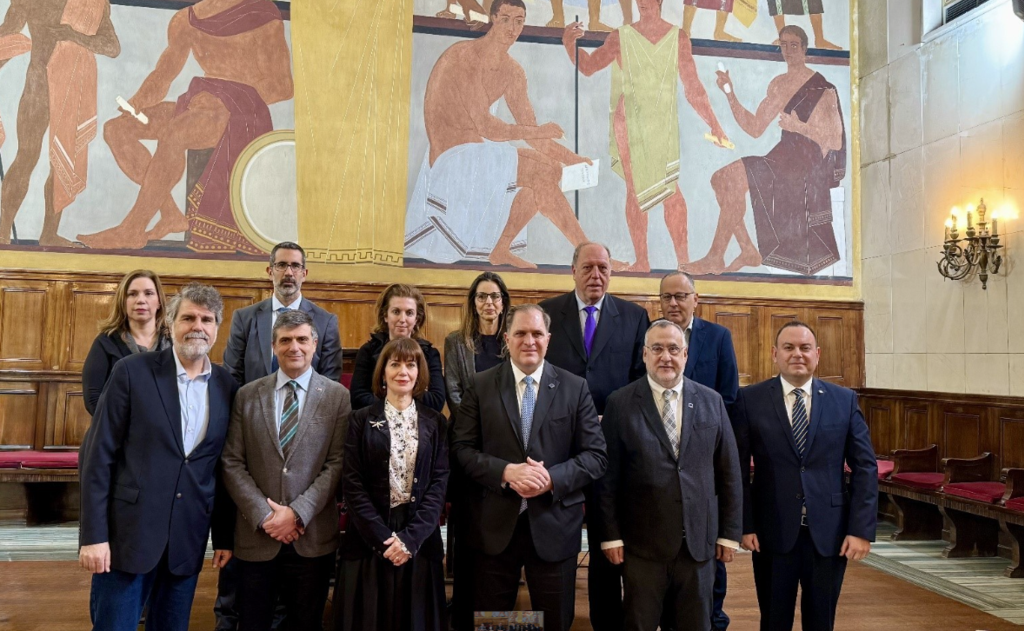 ΑΑΔΕ: Mνημόνιο συνεργασίας με Πάντειο και ΕΑΠ