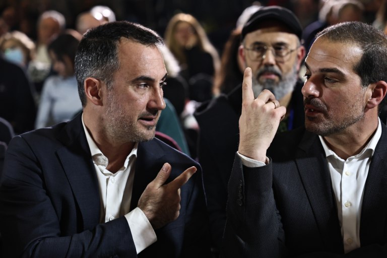 Για την επόμενη εβδομάδα η παραίτηση Χαρίτση – Σύμπνοια με Σακελλαρίδη – Στο επίκεντρο η κοινοβουλευτική ομάδα