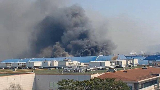 Νότια Κορέα: 10 νεκροί και 60 τραυματίες εξαιτίας πυρκαγιάς σε εργοστάσιο κατασκευής ανταλλακτικών αυτοκινήτων