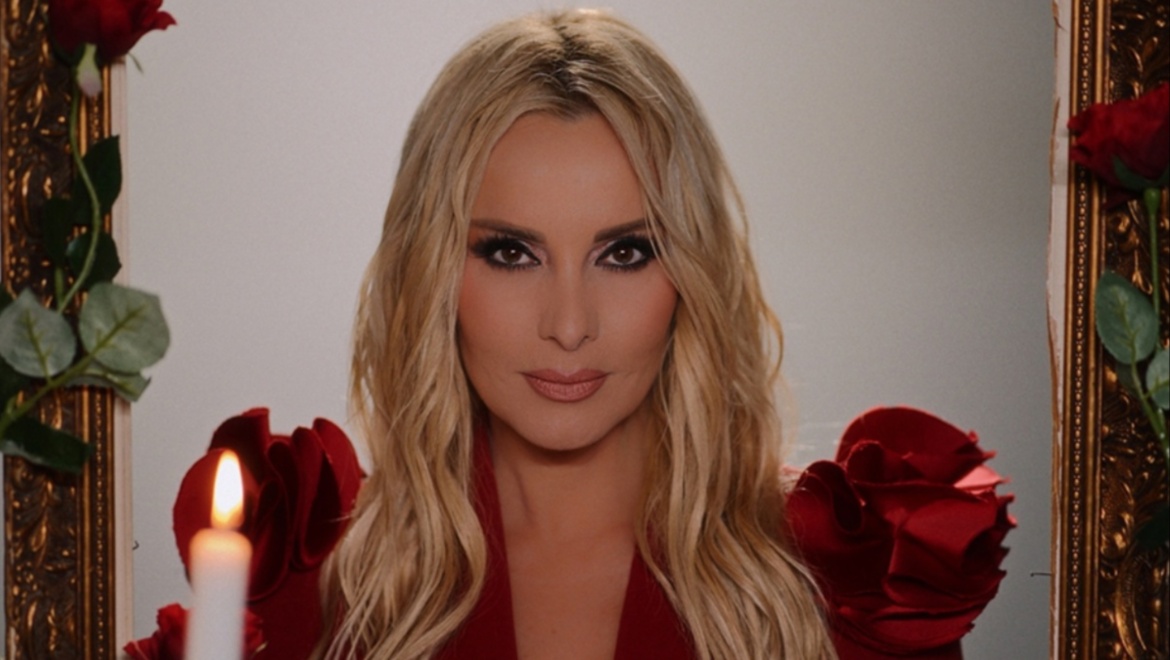 Πέγκυ Ζήνα - «Άμυνα»: Επιστρέφει με δυναμικό hit και εντυπωσιακό βίντεο κλιπ!