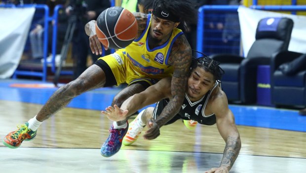 Ιστορίες αγάπης: Γιατί μας «τραβάνε», όσες μας ραγίζουν την καρδιά;