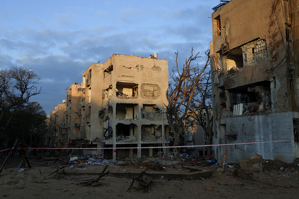 Τελεσίγραφο 48 ωρών από Τραμπ στο Ιράν να ανοίξει τα Στενά του Ορμούζ – Με επιθέσεις απειλεί η Τεχεράνη