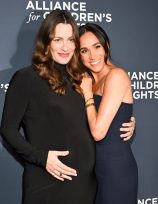 Meghan Markle: Η εμφάνιση με ρολόι Cartier αξίας άνω των 19.000 ευρώ σε φιλανθρωπικό γκαλά στο Μπέβερλι Χιλς