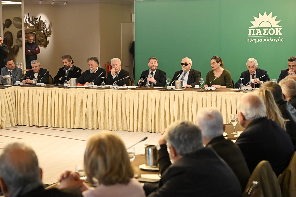 ΠΑΣΟΚ: Μήνυμα ενότητας με φόντο τον Ανδρέα – Στο τραπέζι καταστατικές αλλαγές ενόψει συνεδρίου