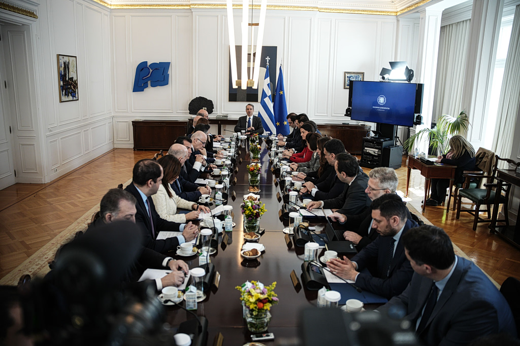 Δοκιμάζονται οι γραμμές άμυνας του Μαξίμου – ΚΥΣΕΑ, Υπουργικό και έκτακτες ανακοινώσεις