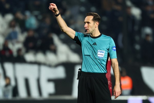 Οι ...τίτλοι των διαιτητών: Ποιος είναι «εδράκιας», ποιος «καρτάκιας», ποιος «πεναλτάκιας»