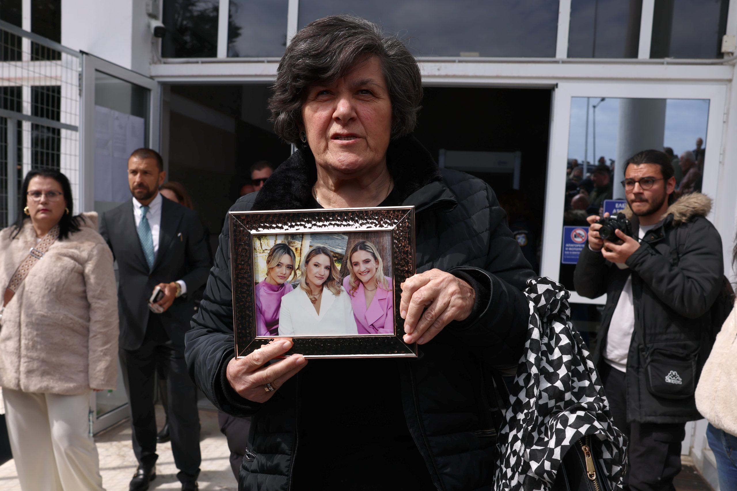 ÅÎÏÄÏÓ ÓÕÃÃÅÍÙÍ ÊÁÉ ÄÉÊÇÃÏÑÙÍ ÁÐÏ ÔÏÍ ×ÙÑÏ ÐÏÕ ÄÉÅÎÁÃÅÔÁÉ Ç ÄÉÊÇ ÃÉÁ ÔÏ ÄÕÓÔÕ×ÇÌÁ ÔÙÍ ÔÅÌÐÙÍ ÓÔÇÍ  ËÁÑÉÓÁ