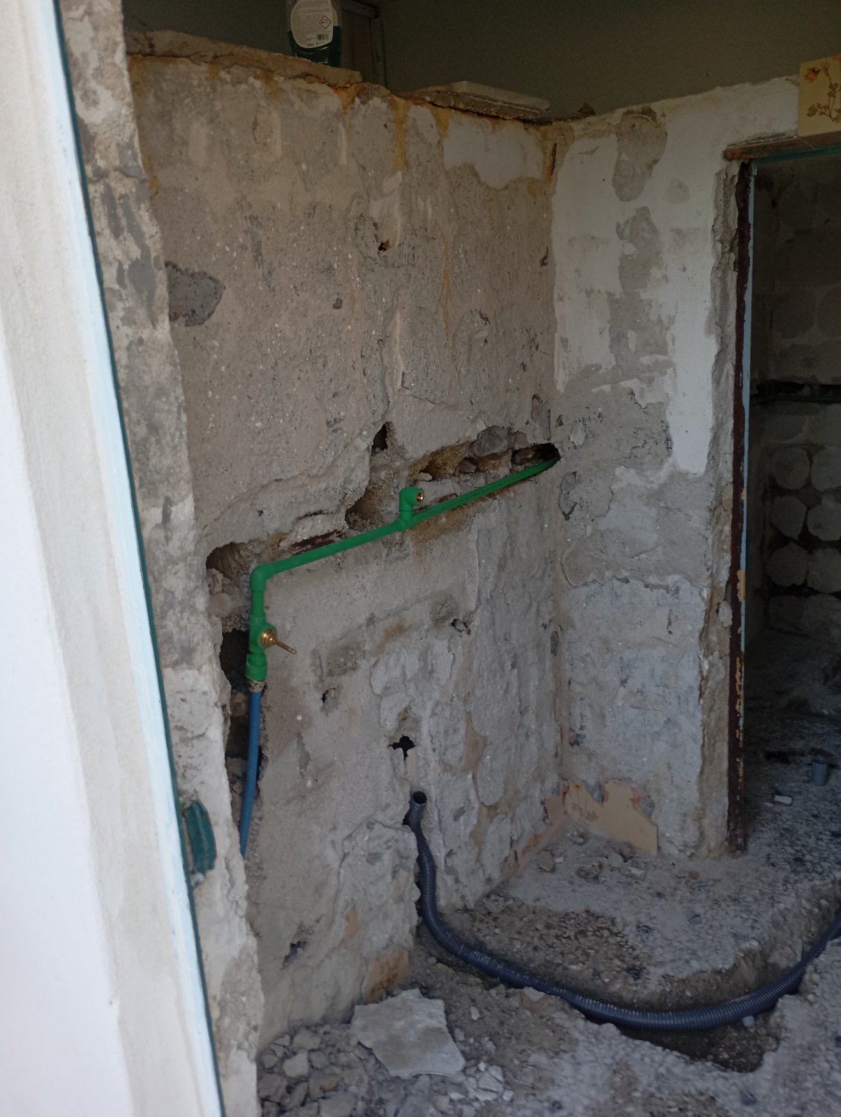 Σπουδαία κίνηση αλληλεγγύης από τη Θεατρική Συμμαχία - Η μεγάλη δωρεά και η αποκατάσταση ζημιών σε σχολεία στην Κυψέλη