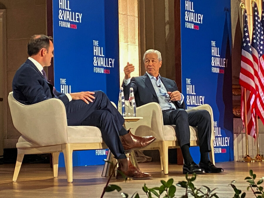 Πόλεμος στο Ιράν: Αρχίζει να πλήττει την παγκόσμια οικονομία – Τι δείχνουν διεθνείς έρευνες