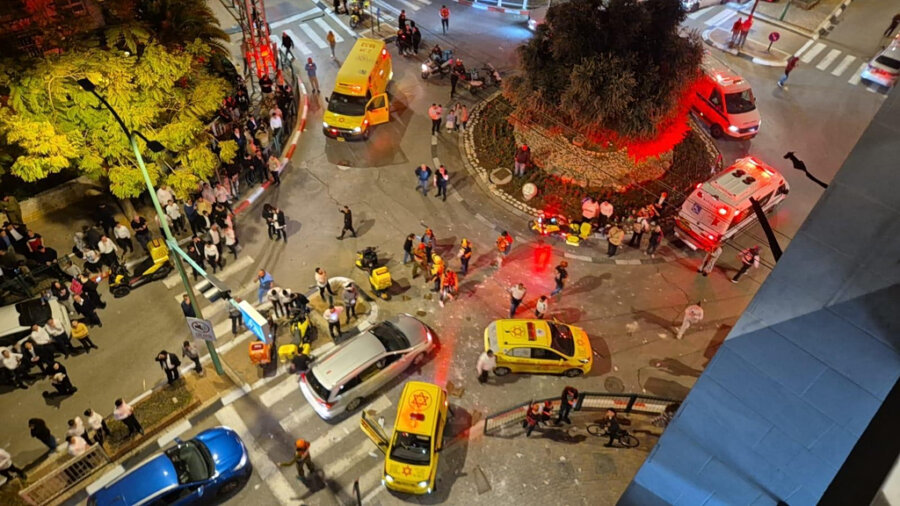 Ισραήλ: Τουλάχιστον 12 τραυματίες εξαιτίας ιρανικών πυραυλικών επιθέσεων κοντά στο Τελ Αβίβ