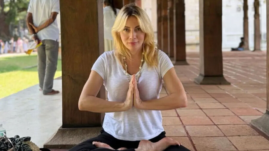 Σμαράγδα Καρύδη: Εντυπωσιάζει με acroyoga – Στο πλευρό της ο Γιώργος Καπουτζίδης