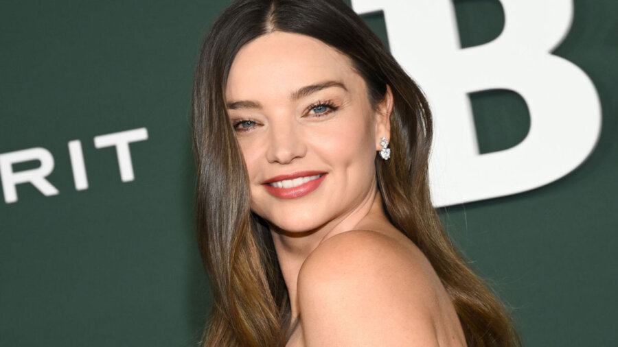 Αγνώριστη η Miranda Kerr: Η εντυπωσιακή αλλαγή στα μαλλιά της