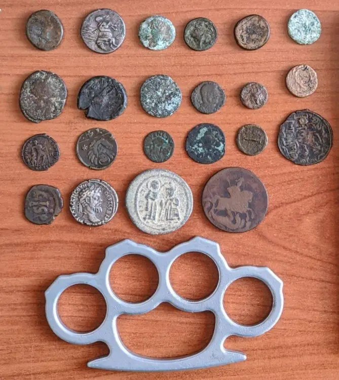 Κέρκυρα: Συνελήφθη 41χρονος για αρχαιοκαπηλία - Κατασχέθηκαν 22 αρχαία νομίσματα