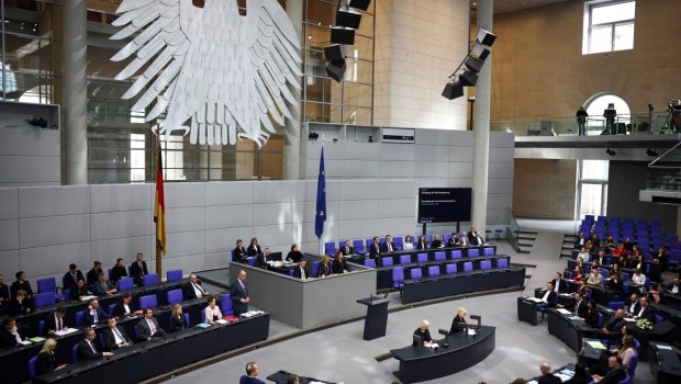 Για «έκρηξη» βίας μιλά ο καγκελάριος Μερτς, επιρρίπτοντας ευθύνες στους μετανάστες