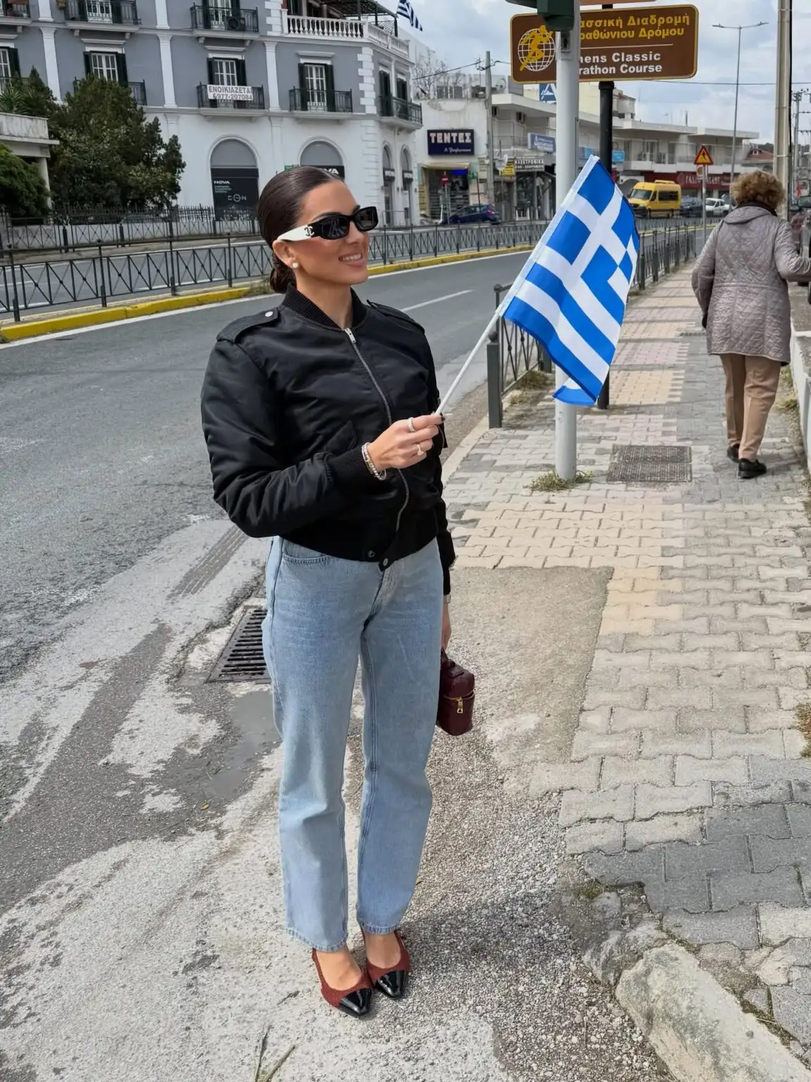 Σταματίνα Τσιμτσιλή - Θέμης Σοφός: Περήφανοι γονείς στην παρέλαση για την 25η Μαρτίου