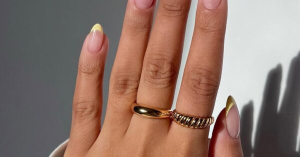 Το lemon yellow είναι το νέο it χρώμα στα νύχια για την άνοιξη του 2026