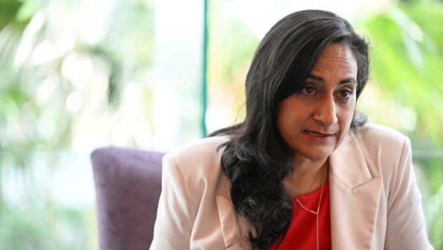 Καναδάς: Ολοι οι καναδοί ηγέτες και διευθυντές εταιριών πρέπει να μιλούν γαλλικά και αγγλικά