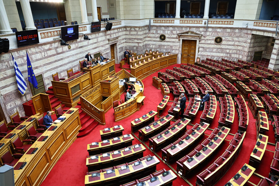 Υποκλοπές: Γραμμή απαξίωσης από Μαξίμου – «Κλειδώνει» η μάχη κορυφής στη Βουλή 