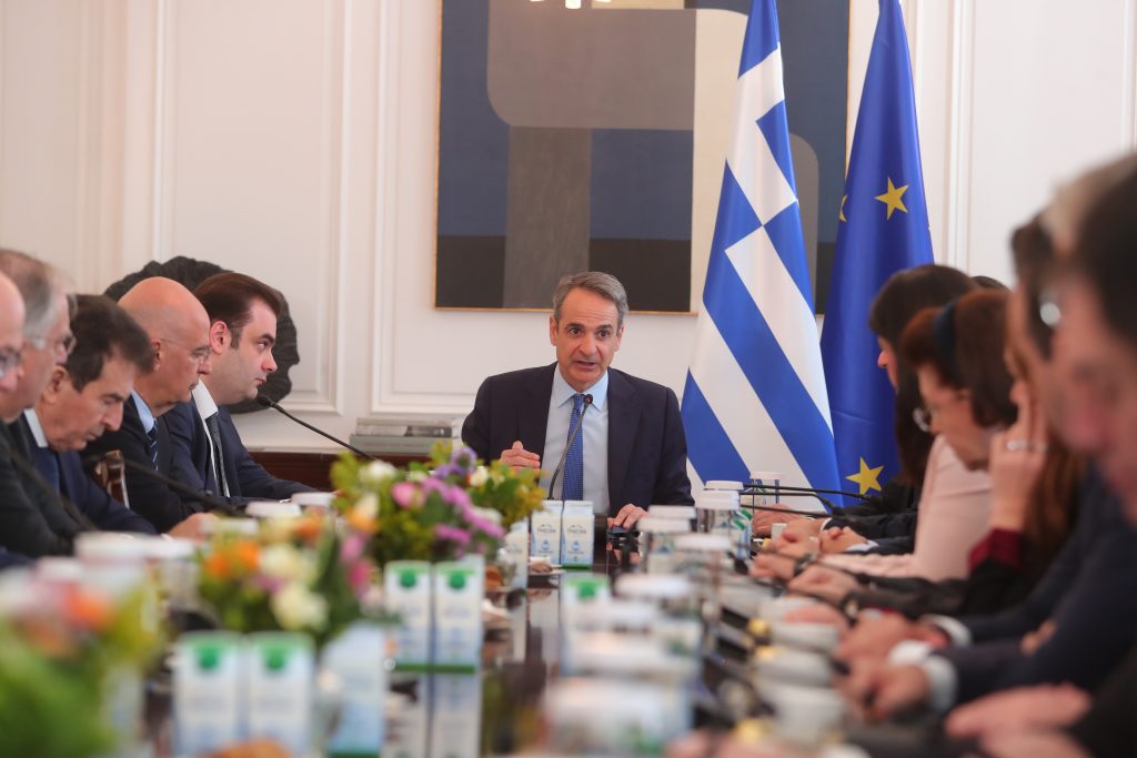 Μηνύματα εντός και εκτός μέσω Υπουργικού