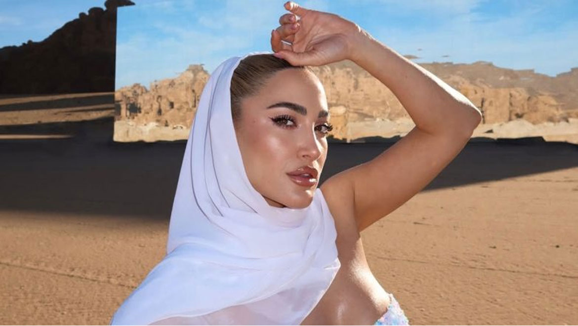 Ιωάννα Τούνη: Το επίμαχο ροζ βίντεο προβλήθηκε 8 φορές στη δικαστική αίθουσα - Στο πλευρό της ο σύντροφός της